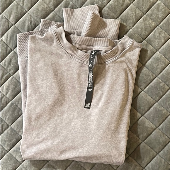 Vuori Light Platinum Heather Gray Ponto Performance Crew Crewneck Sweater Medium